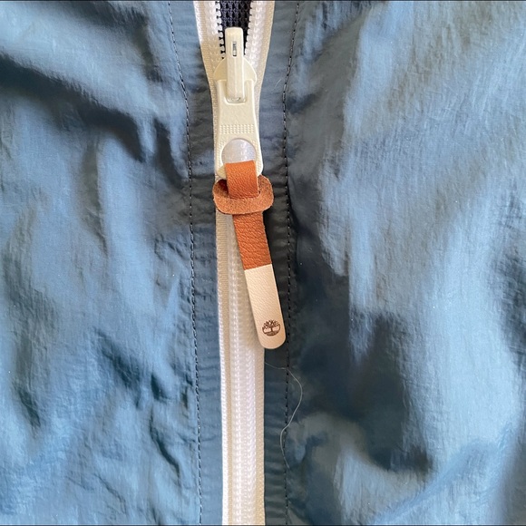 NWOT Timberland Lightweight Blue Jacket with White Trim - Picture 3 of 3